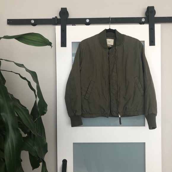 Aritzia TNA Sequoia Bomber Jacket - Picture 2 of 12